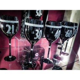 Wytworny kieliszek do wina na 65 urodziny
