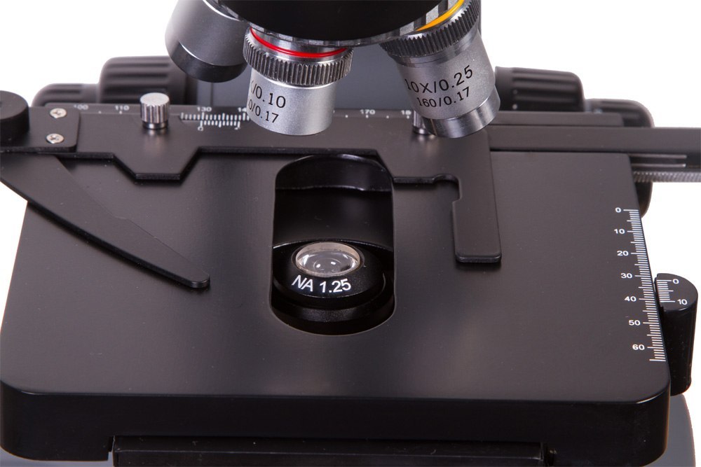 Trójokularowy mikroskop cyfrowy Levenhuk D740T 5.1M